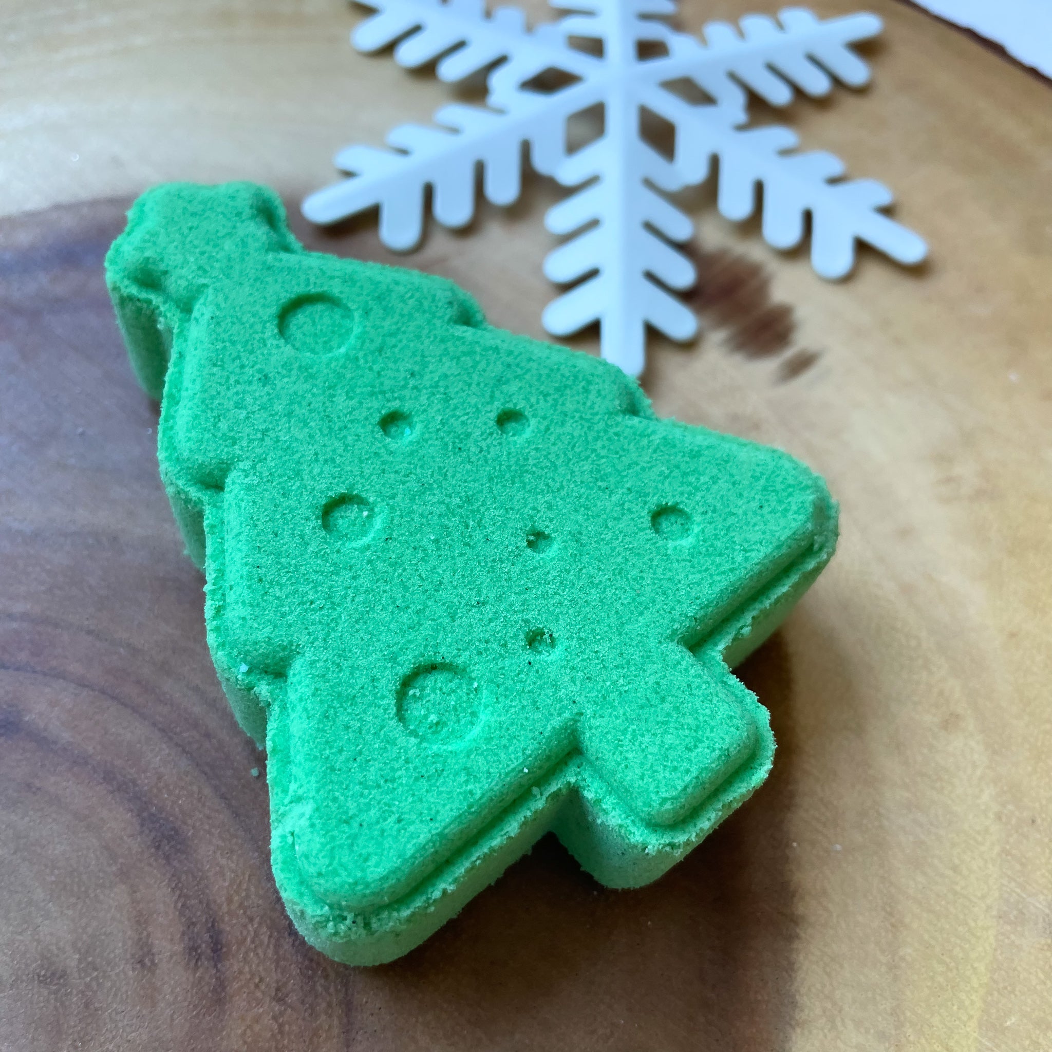 Christmas Tree | Bath Bomb | with goat milk | 3.5 ounce