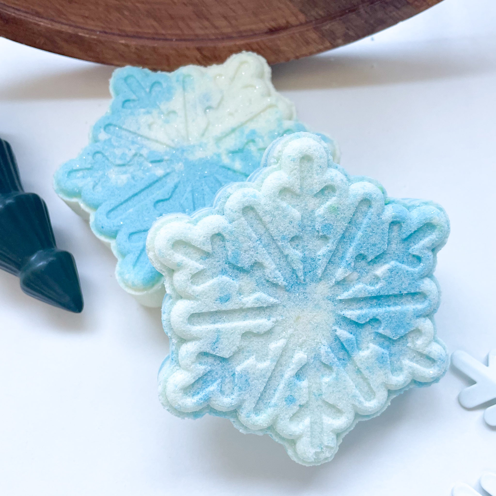 Snowflake | Bath Bomb |  with goat milk and ecoglitter | 4.5 ounce