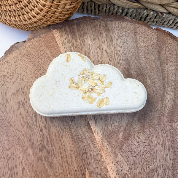 Cloud Oatmeal & Honey Bath Bomb | with colloidal oats